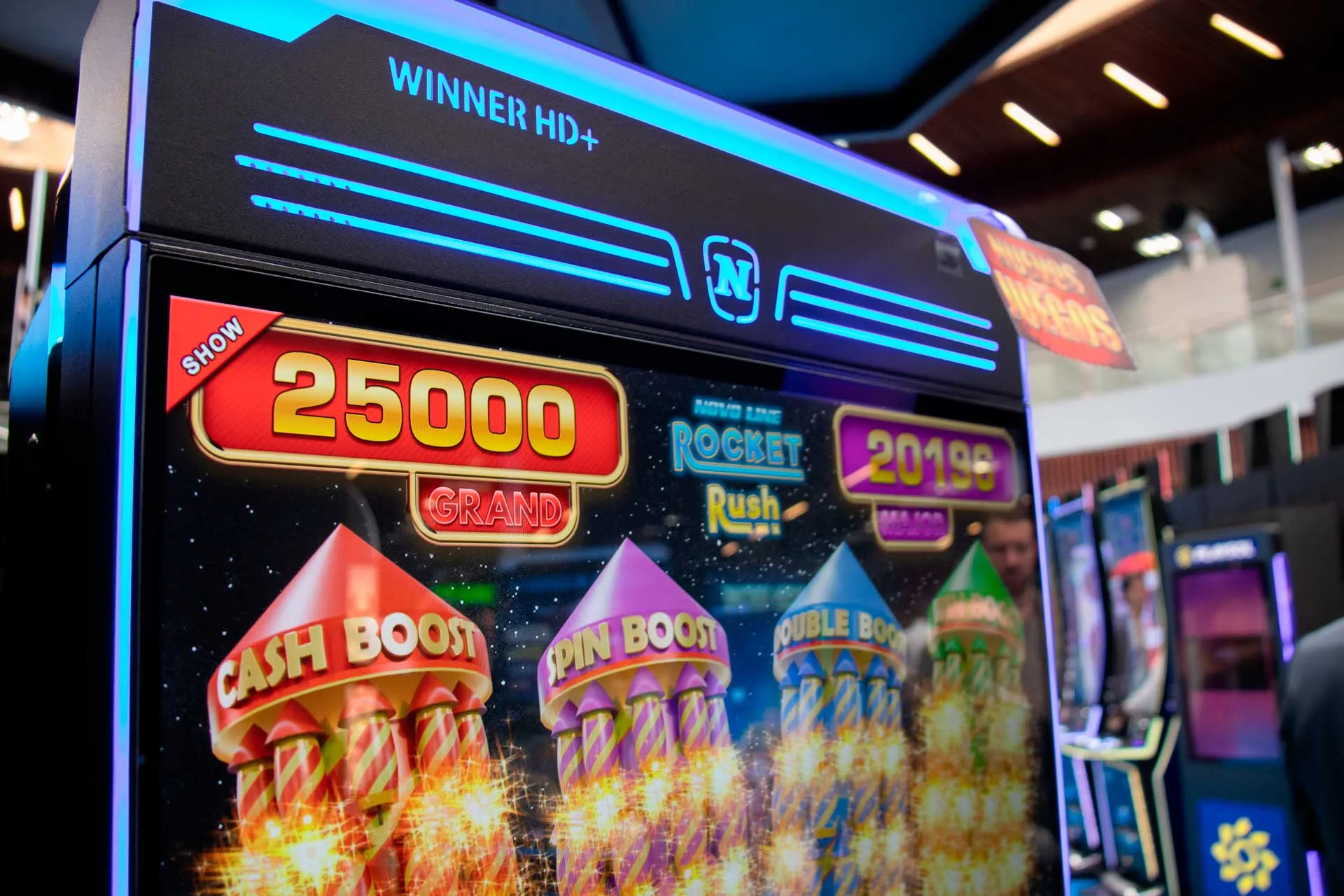 La máquina para bares NOVO LINE Rocket Rush de NOVOMATIC en el ExpoCongreso de Juego Luis Escribano