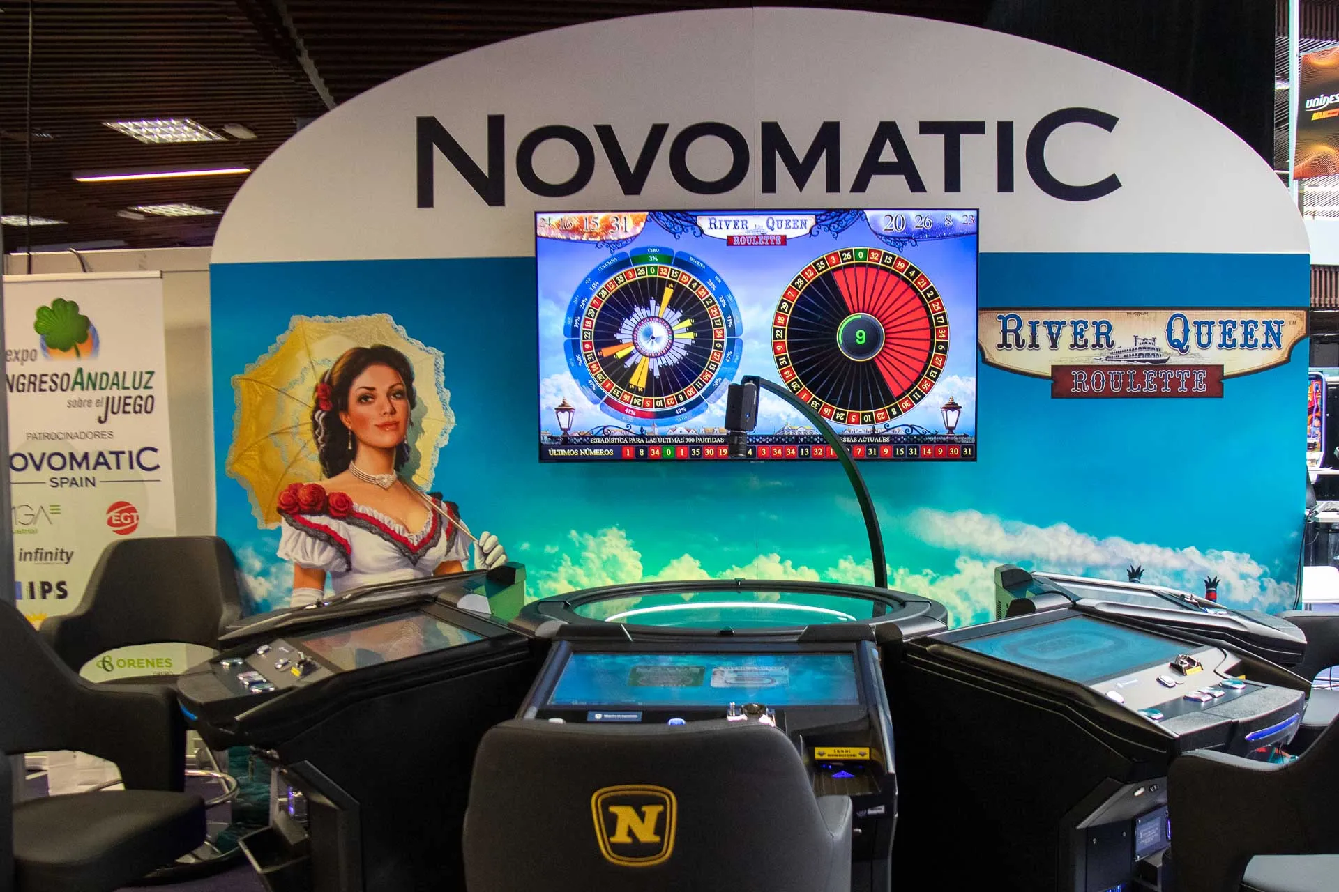 Pared con la ruleta River Queen Roulette de NOVOMATIC en el Expo Congreso Andaluz